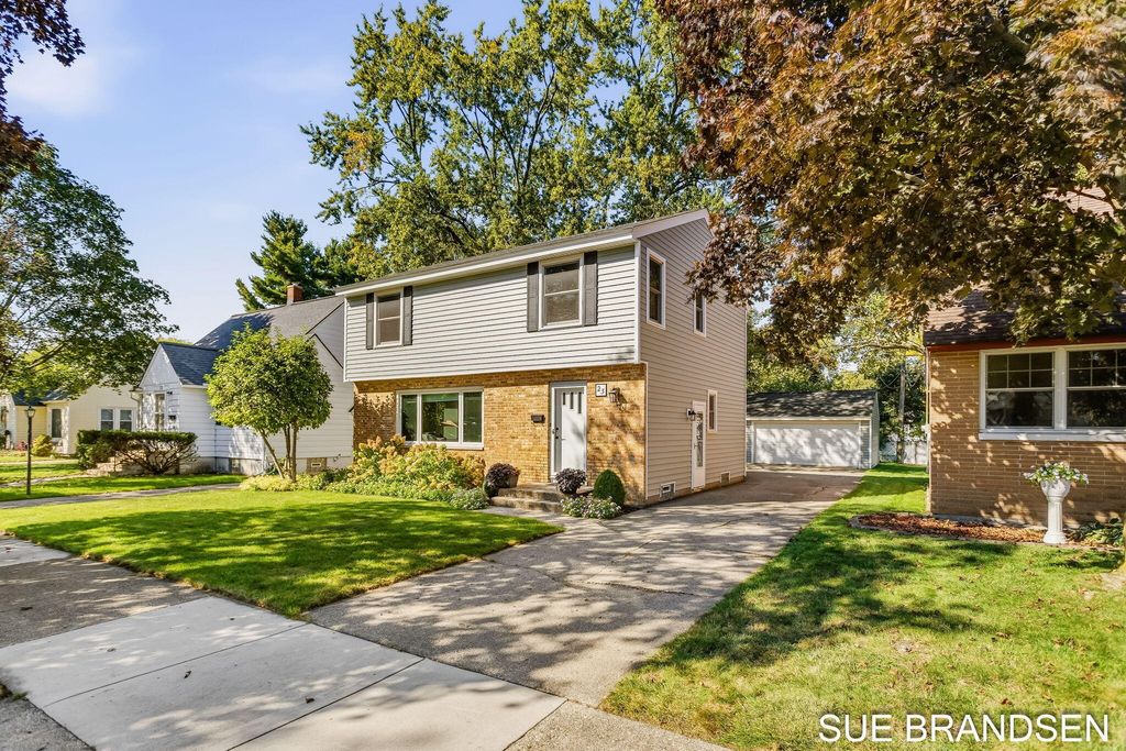 23 E 30th Street, Holland