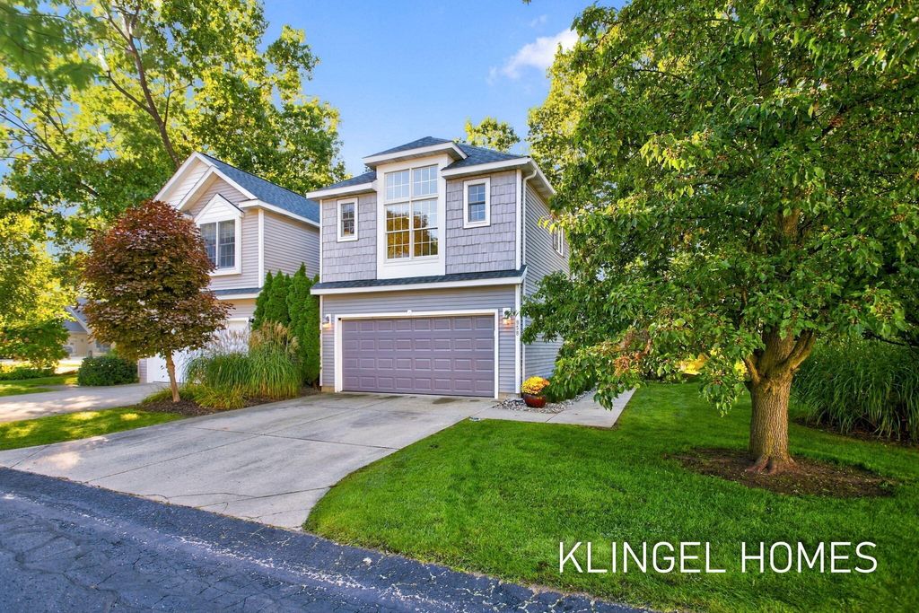 858 Bluff Creek Drive, Grand Haven