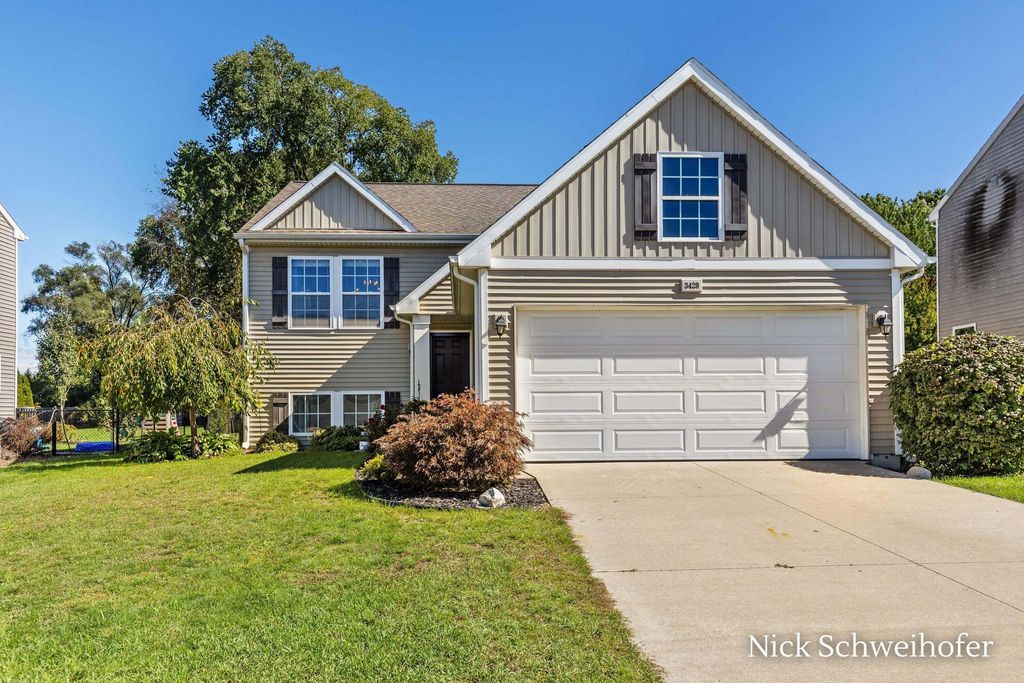 3429 Harvestway Court, Hamilton
