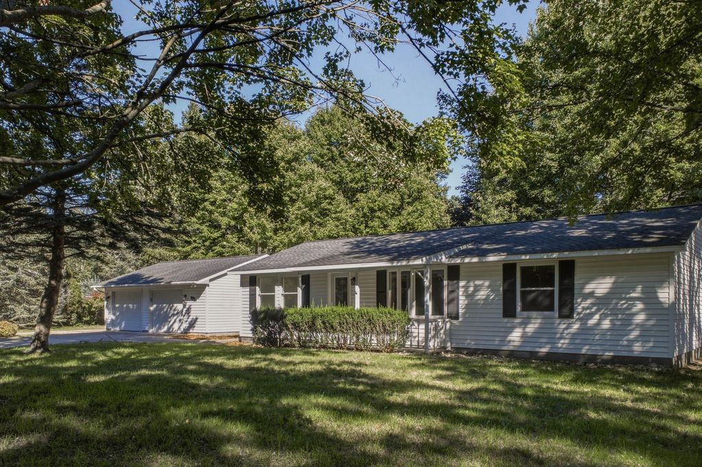 560 N Green Creek Road, Muskegon