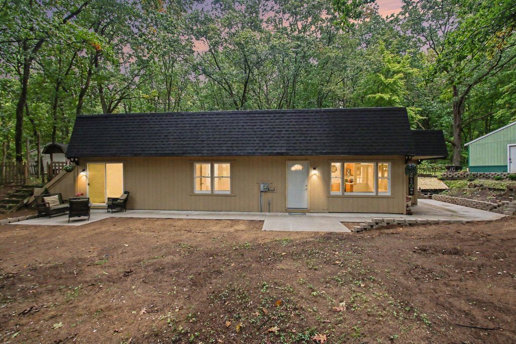 3769 Allegan Dam Road, Allegan