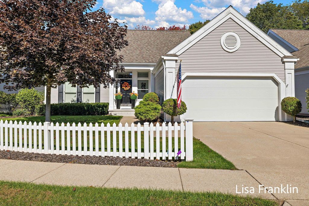 17797 Woodcreek Lane, Spring Lake