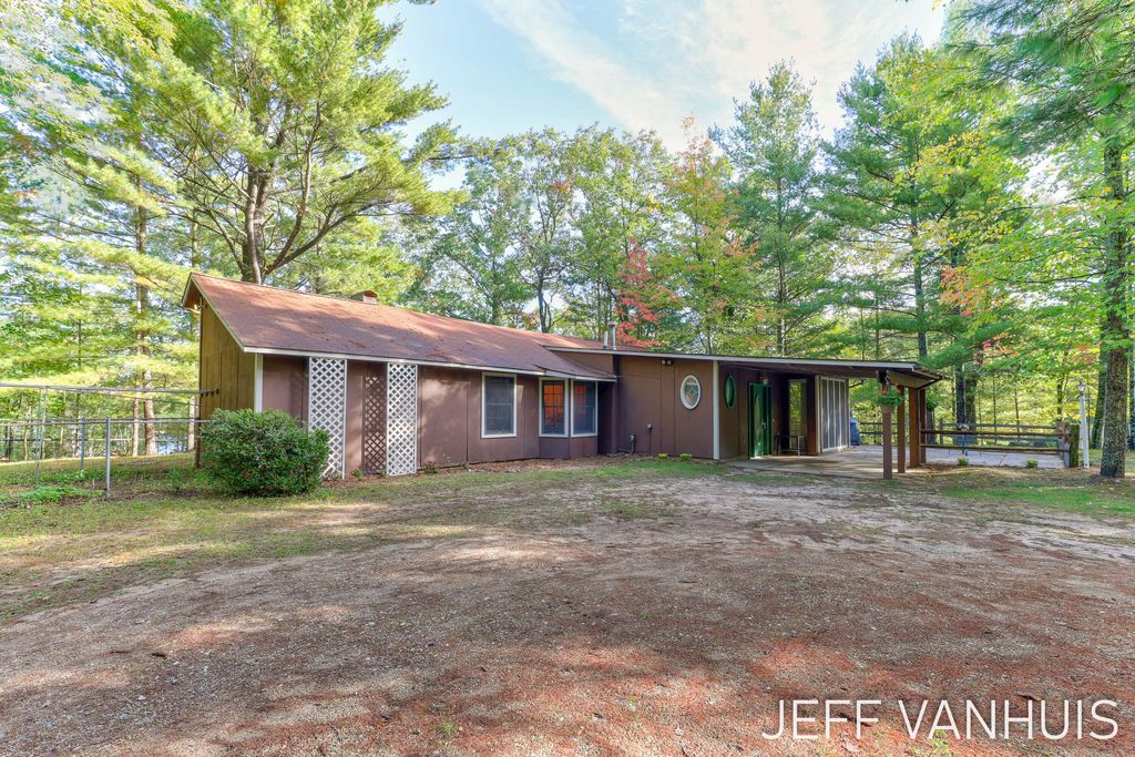 8854 W Hillcrest Boulevard, Baldwin
