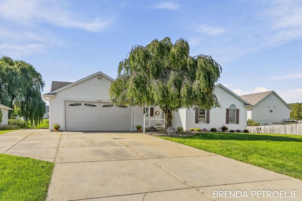 7043 Maplelawn Drive, Hudsonville