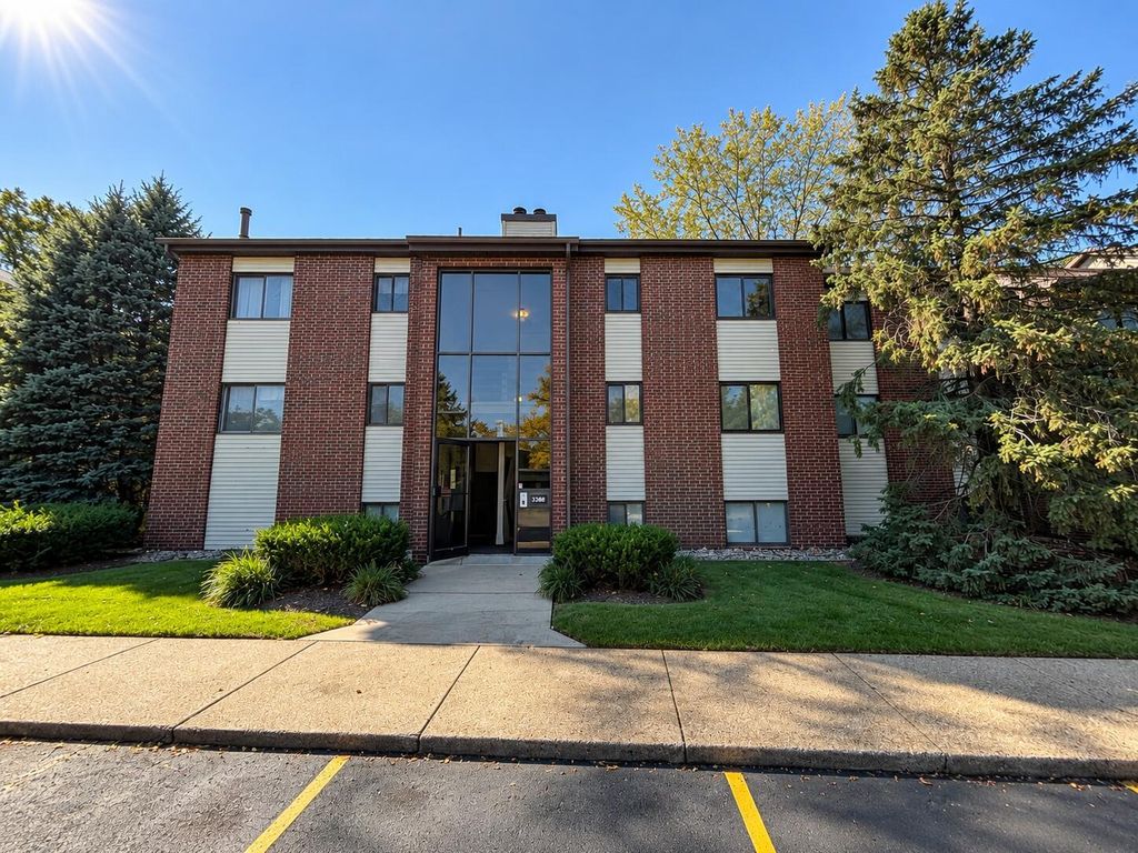 3386 Devonwood Hills Ne Building: 148 Unit: F, Grand Rapids