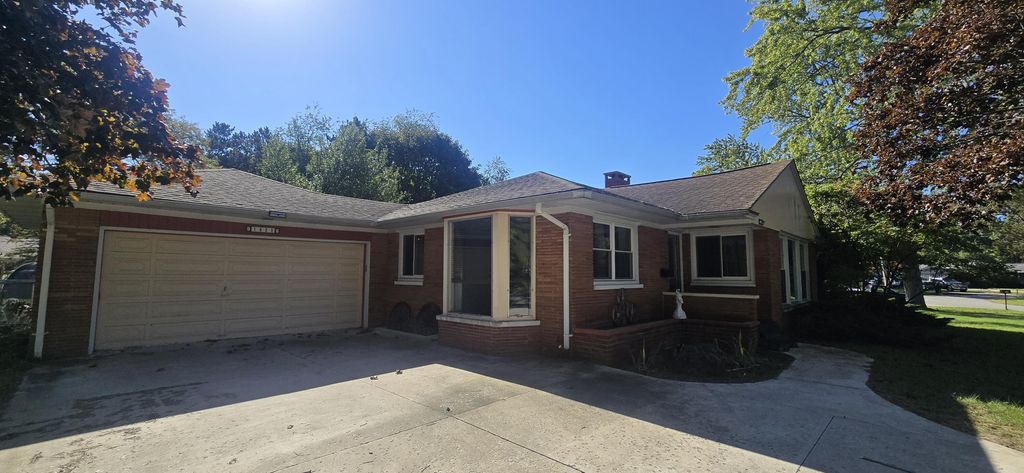 1925 Crestwood Lane, Muskegon