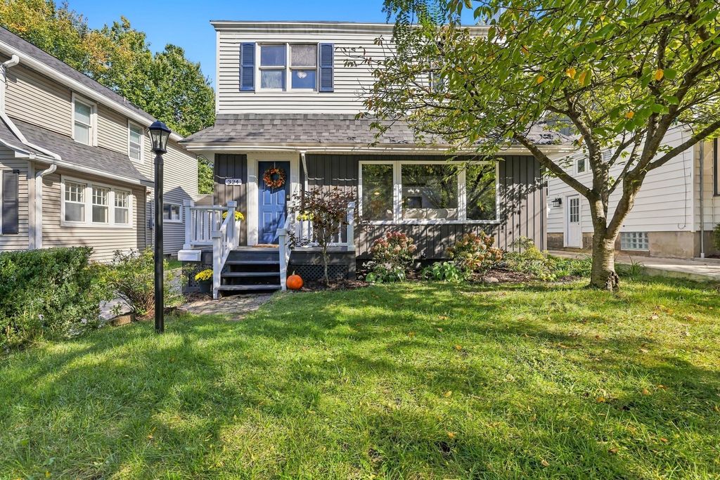 324 Gladstone Drive Se, East Grand Rapids