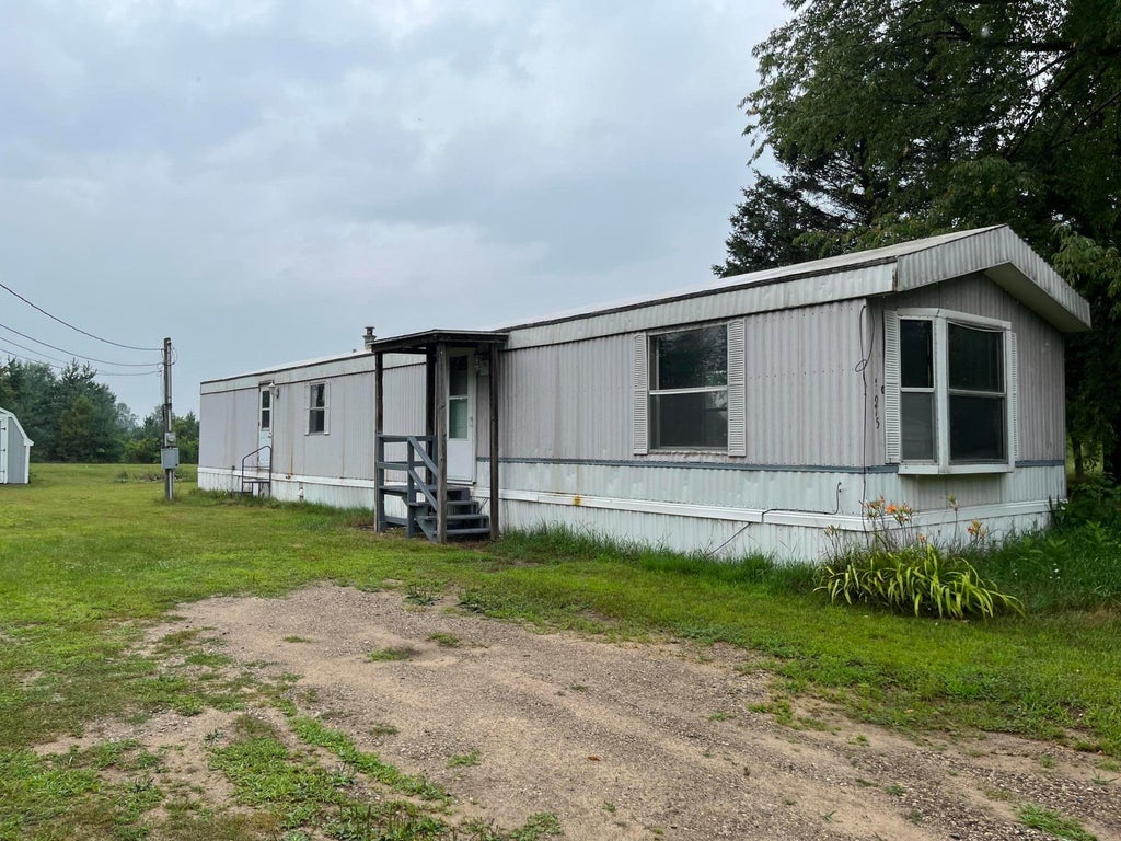 975 N Dickinson Avenue, Denver township