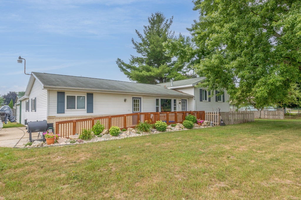 20461 Spruce Road, Green charter township