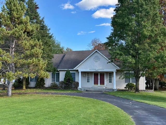 7600 Ryans Run, Morton township
