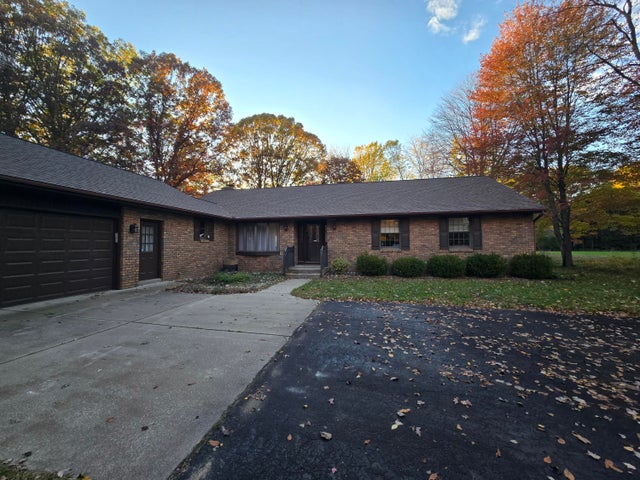 6787 Mayfair Drive, Morton township
