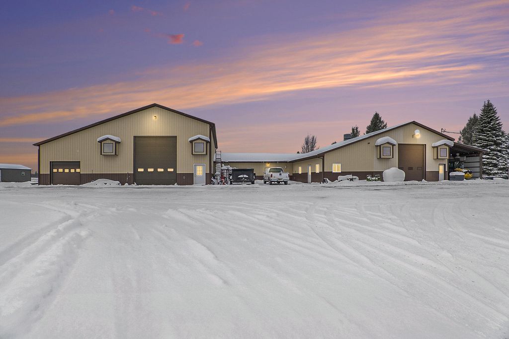 9941 210th Avenue, Lincoln township