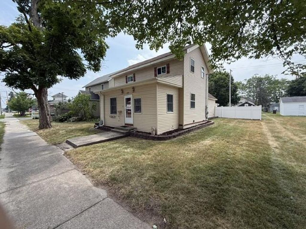 117 N 3rd Avenue, Big Rapids city