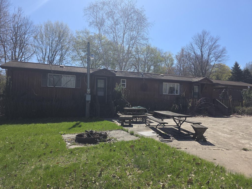 6772 N Claeys Drive, Sherman township