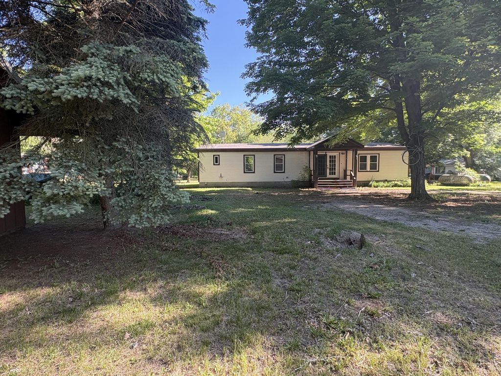15070 Rapids Drive, Hersey township
