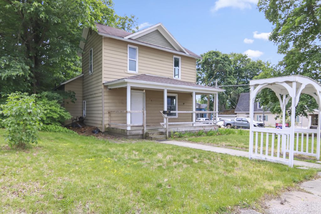 112 Howard Street, Cadillac
