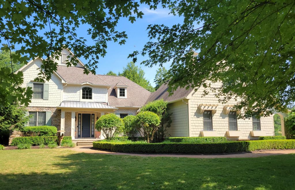6245 Dublin Drive, Morton township