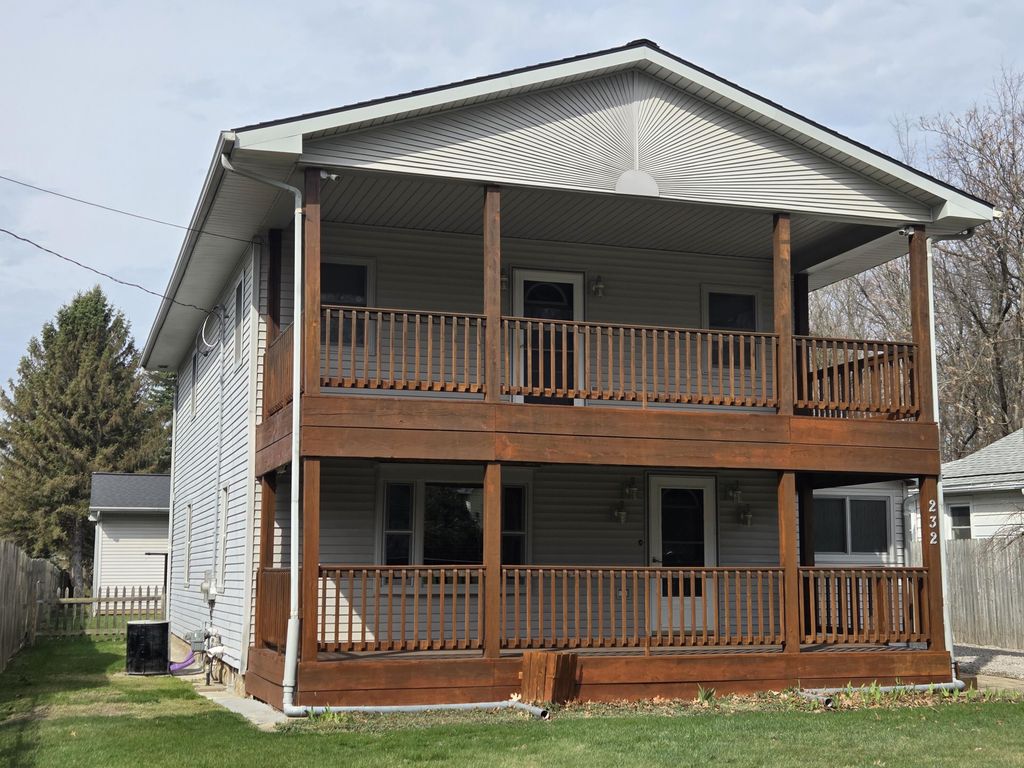 232 Bender Street, Leoni township