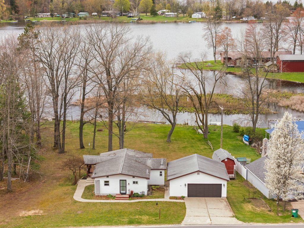 20041 E Chippewa Lake Drive, Chippewa township