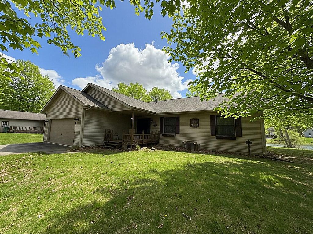 8917 Longview Drive, Canadian Lakes