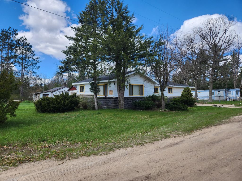 1260 W Baldwin Road, Pleasant Plains township