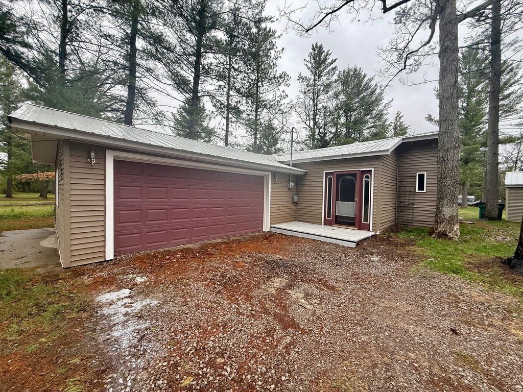 2408 W Northland Drive, Pleasant Plains township
