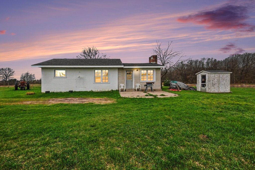 5771 N Woodbridge Road, Merrill township