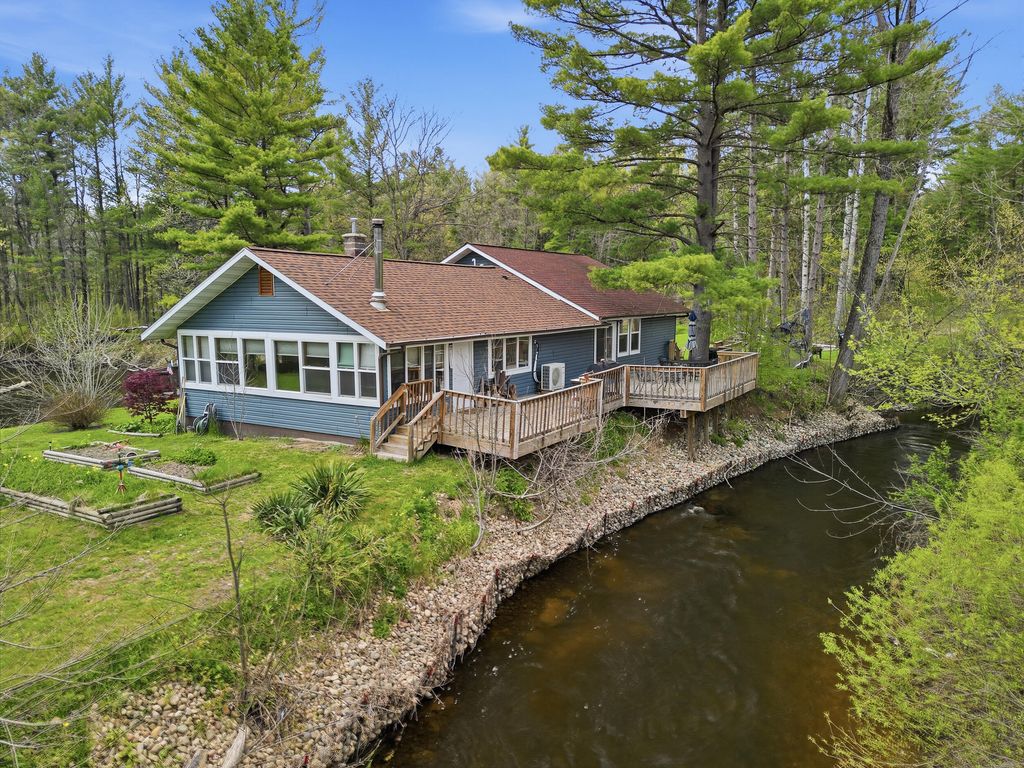 7140 N Amy School Road, Reynolds township