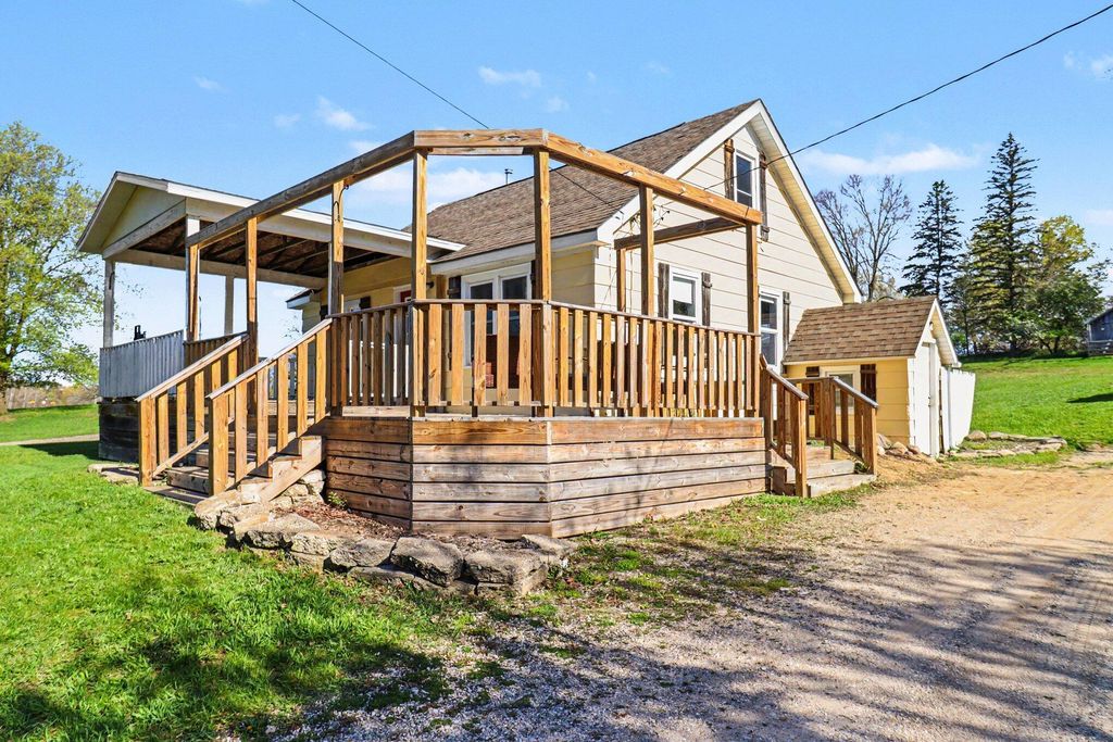 21082 Elm Street, Richmond township