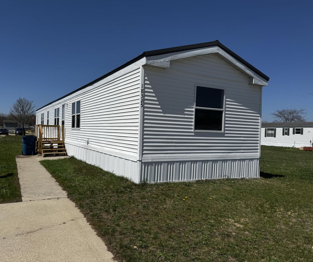 18325 Saint Joseph Avenue Unit: 230, Green charter township
