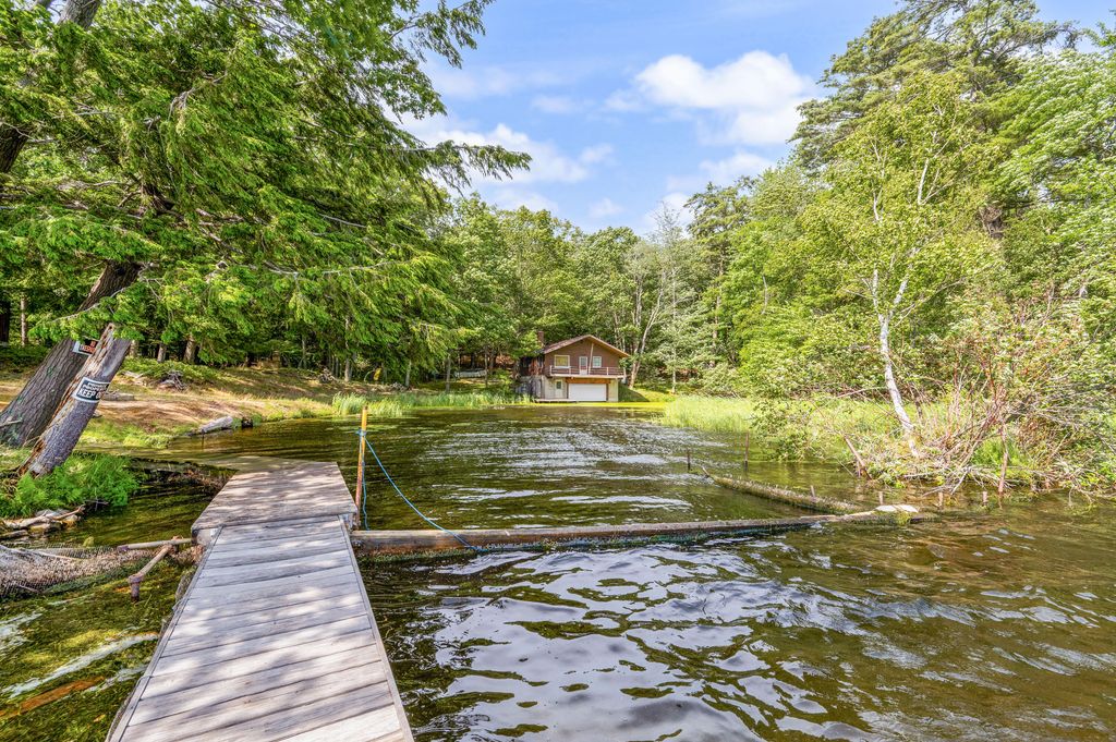 5717 W Pleasant Hill Road, Hamlin township