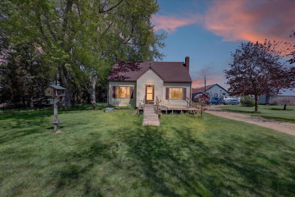 261 19 Mile Road Ne, Solon township