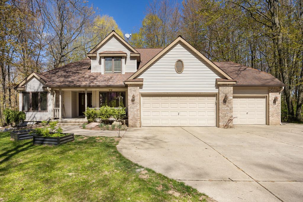 15056 Oakwood Drive, Big Rapids charter township