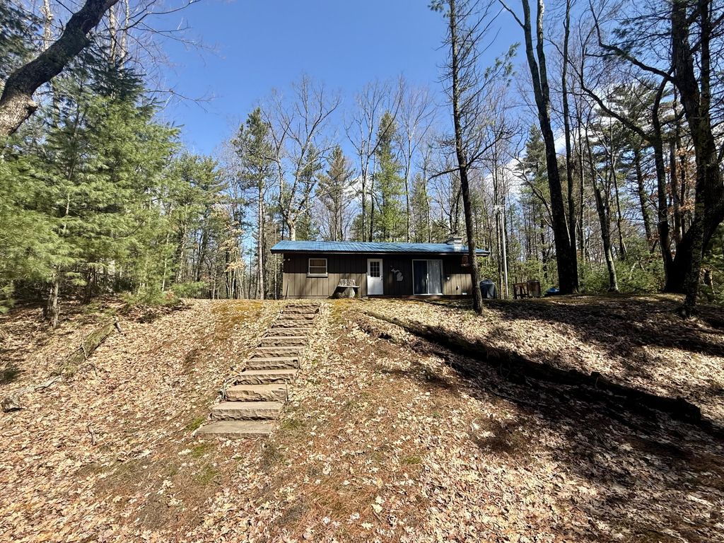 4047 E Creek Wood Drive, Cherry Valley township