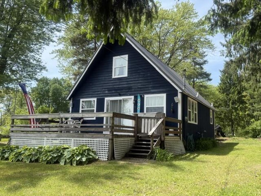 575 Newaygo Drive, White Cloud