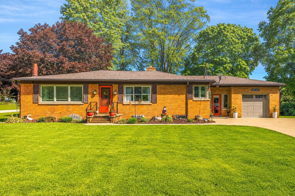 4614 Elm Street, Unknown City