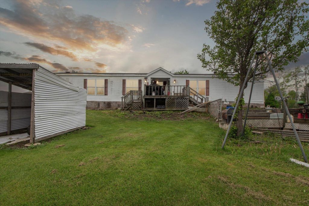 15250 142nd Avenue, Colfax township