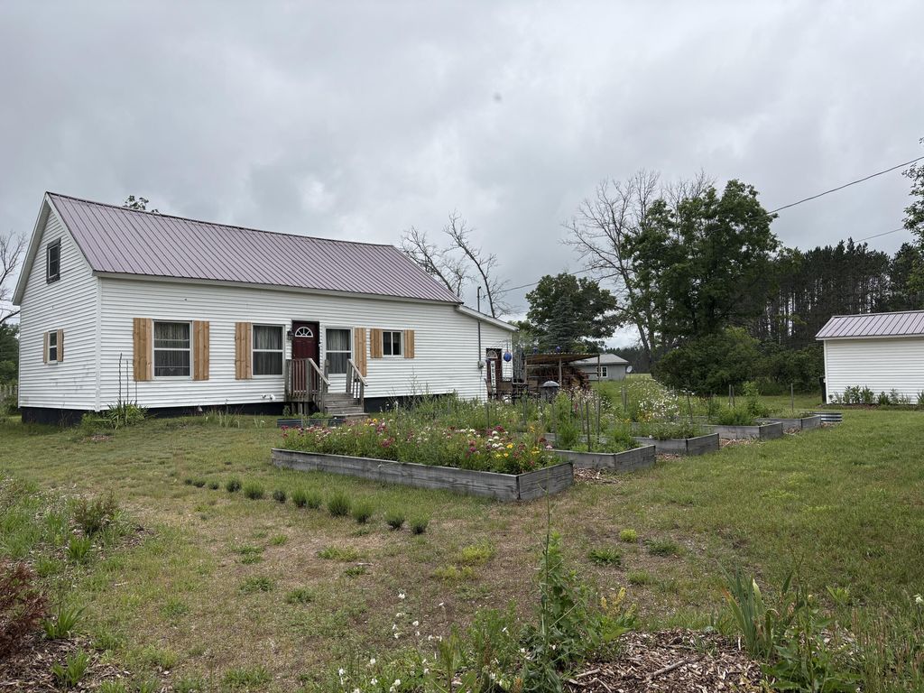 8465 S Michcon Avenue, Pleasant Plains township