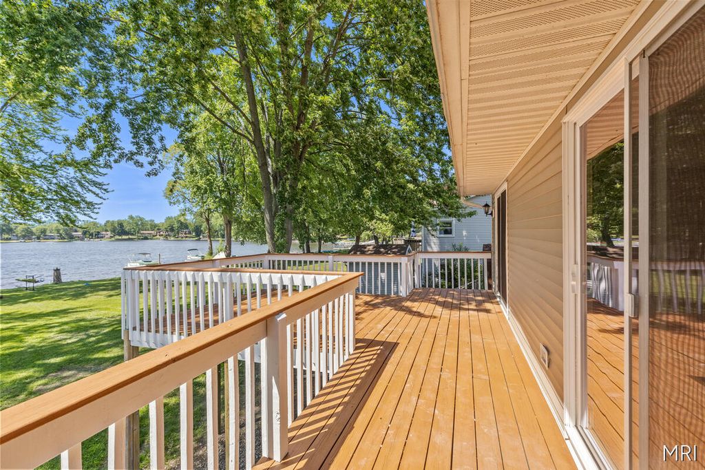 8303 Cowan Lake Drive Ne, Grattan township