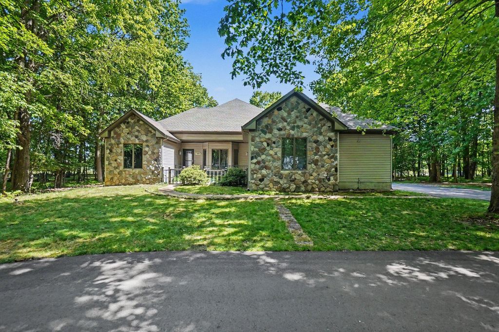 9980 Sunset Drive, Morton township