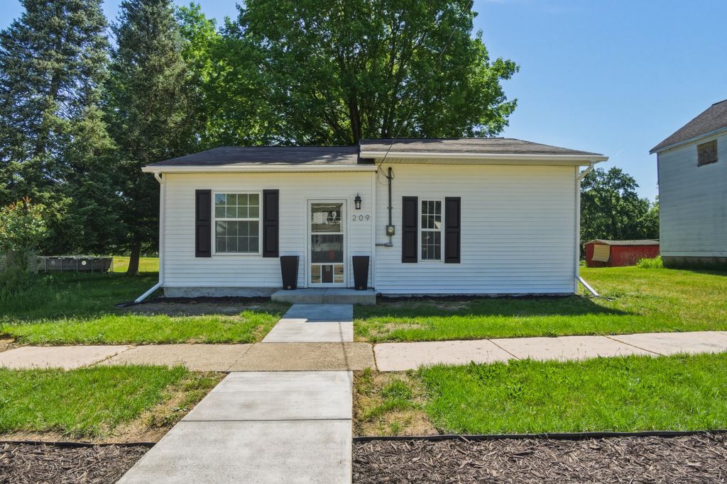209 S River Street, Evart city