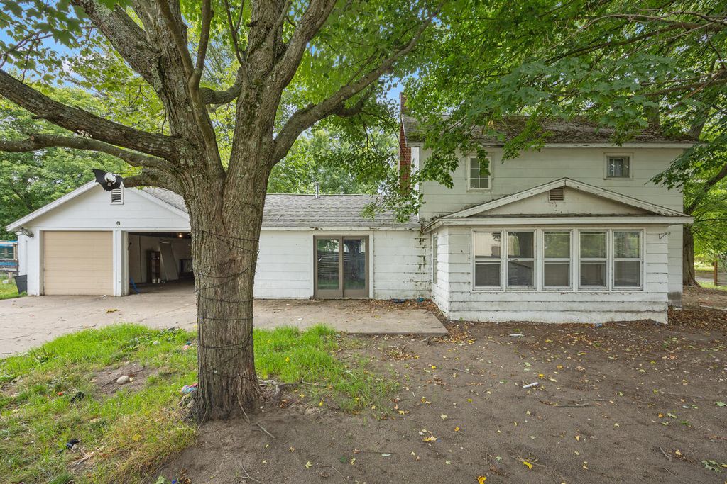 614 River Street, Luther village