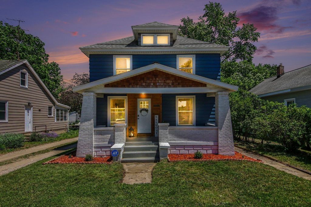 2446 Hufford Avenue Nw, Walker city