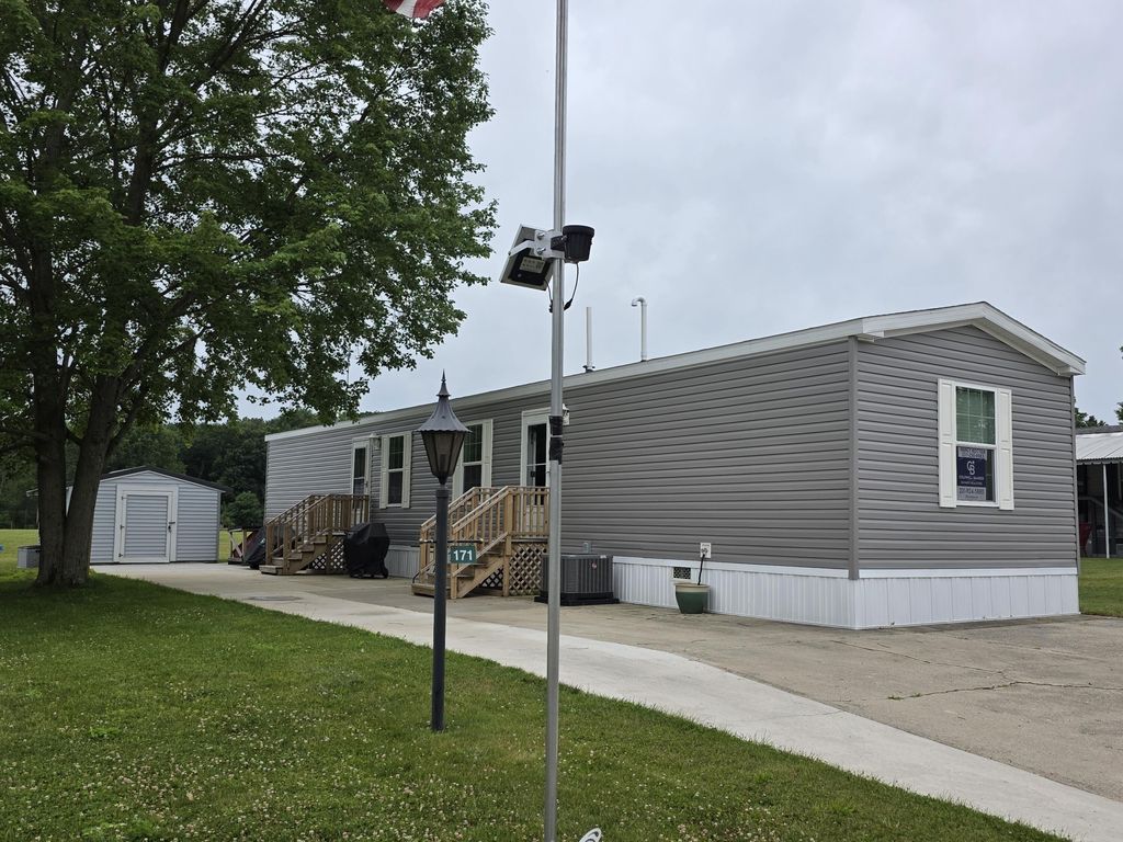 171 Aspen Street Ne, Solon township