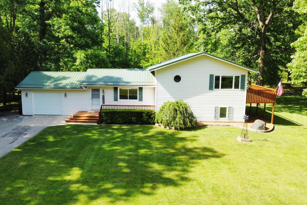 2790 W Wing Road, Deerfield township