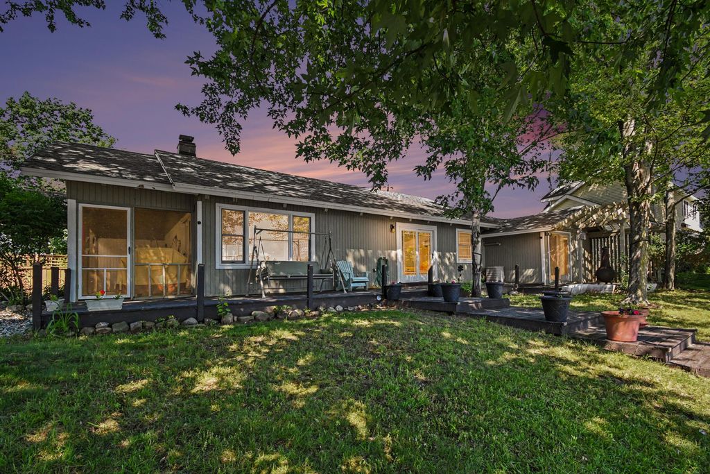 7848 Bay Meadow, Morton township