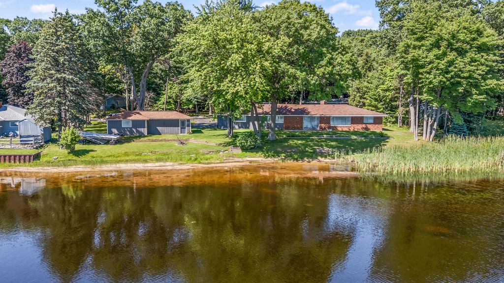 339 Mcnitt Road, Manistee township