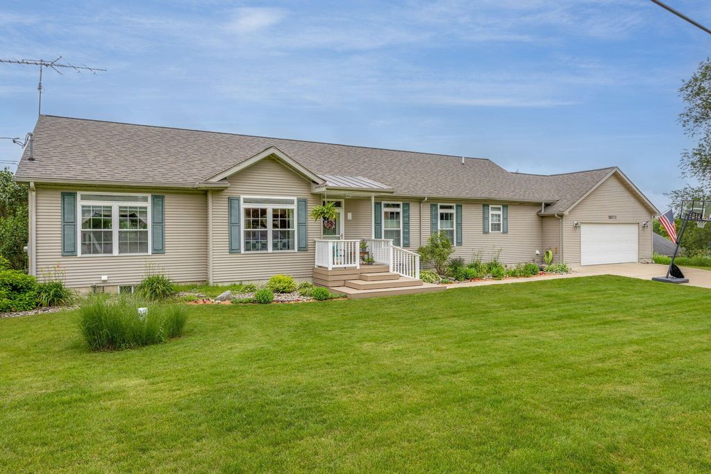 20777 Walnut Drive, Richmond township