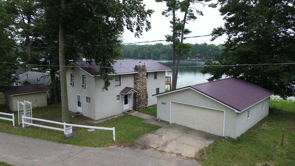 141 S Beechwood Drive Sw, Sidney township