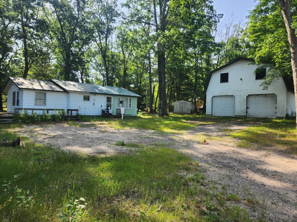2318 W 14 Mile Road, Lilley township